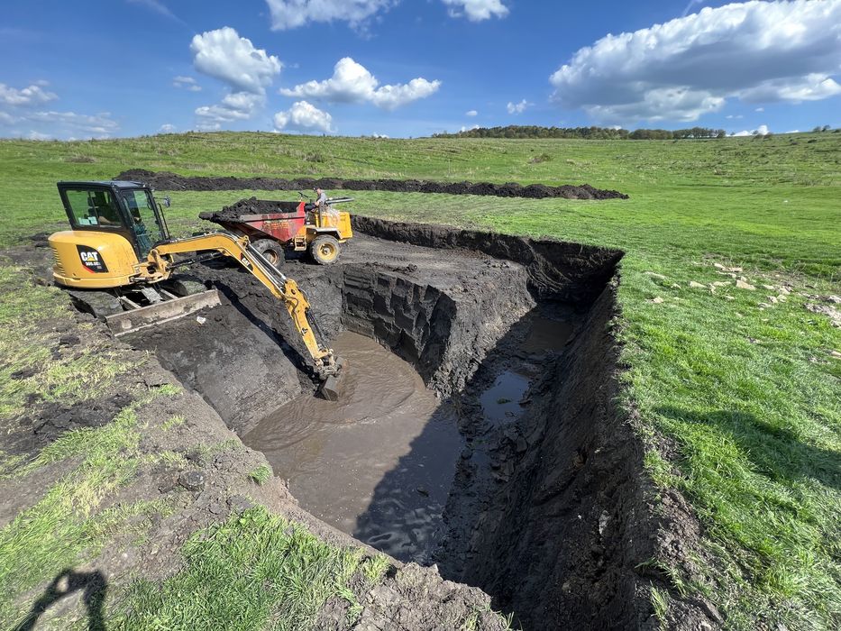 Inchiriez EXCAVATOR Bobcat MiniExcavator Buldo Buldoexcavator Demolez