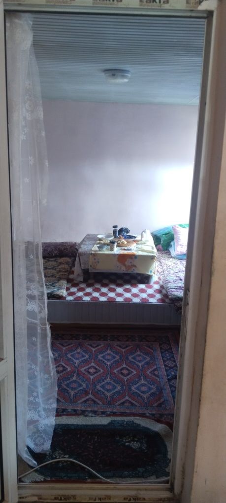 Айропортдан 8 сутик ховли сотилади