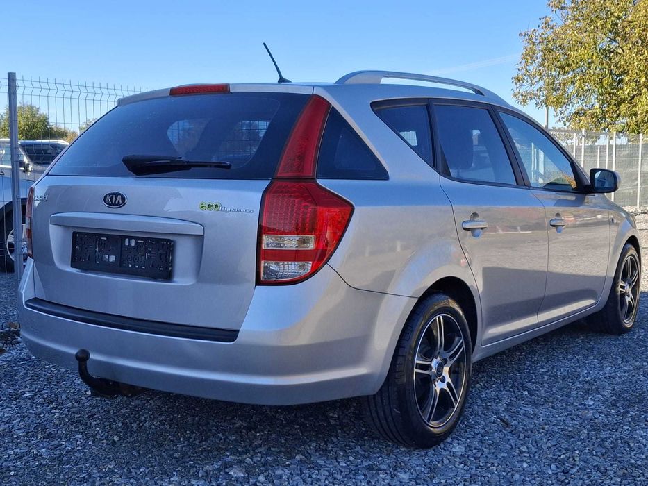 KIA Ceed - 1.6 CRDi - Climatronic / Pilot / Comenzi