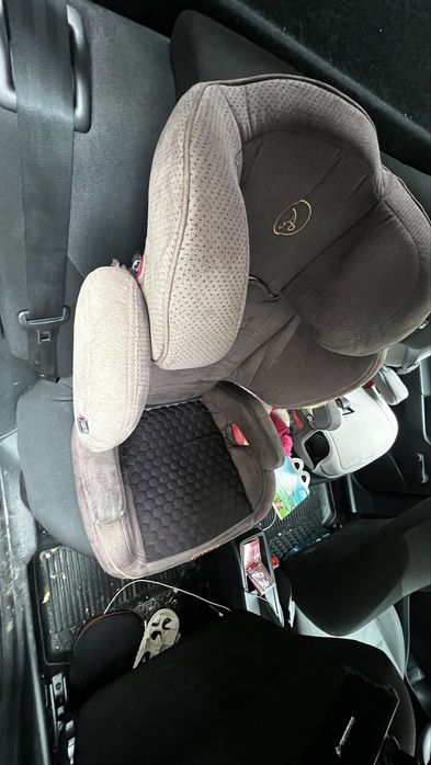 Scaun auto cu isofix