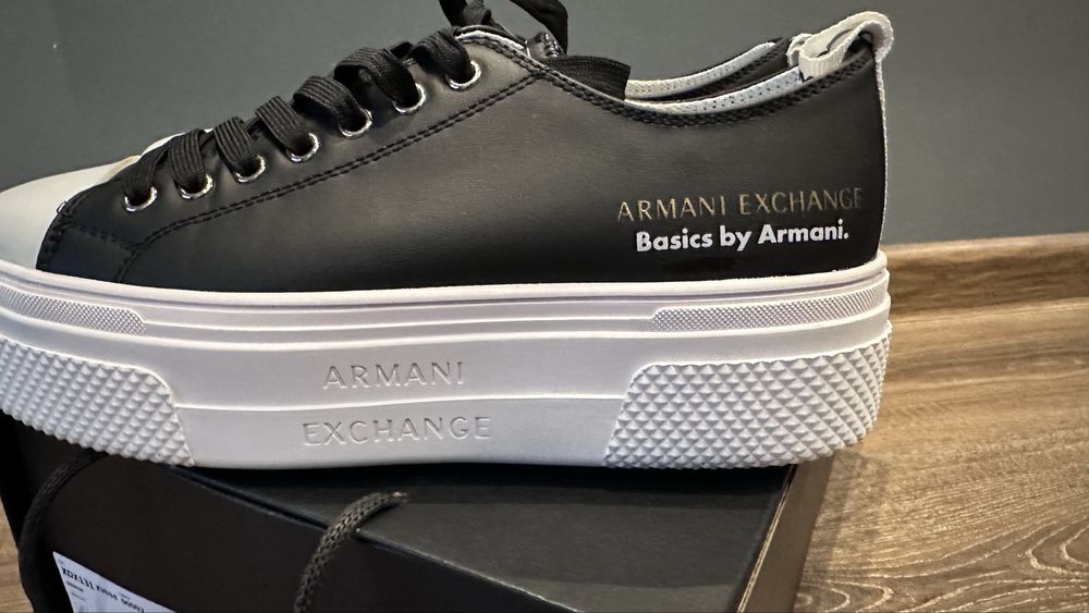 Нови оригинални кецове ARMANI