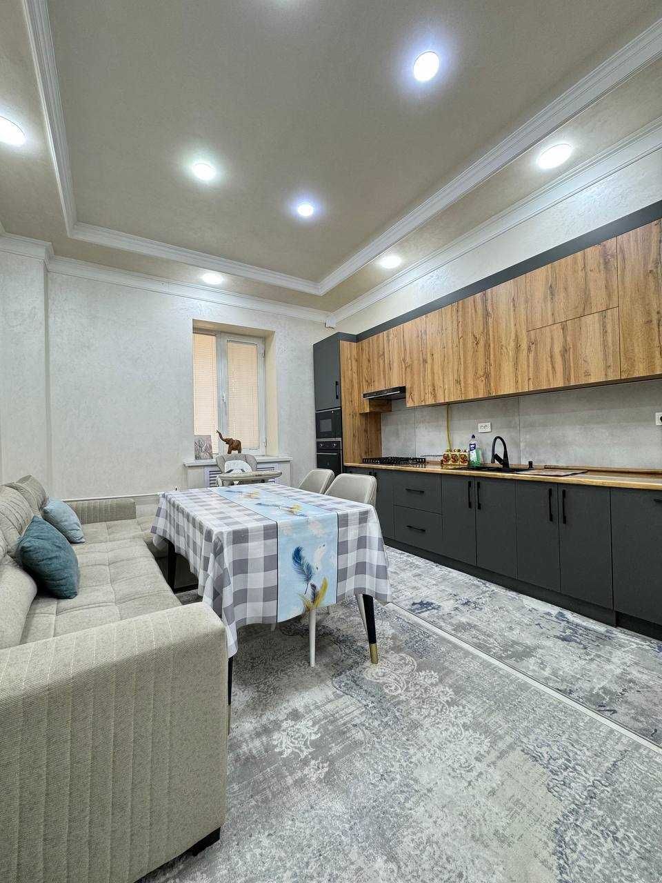 СРОЧНО продажа 3/2/5 улица Ш.Руставели Ориентир кафе Bon!, 95м2