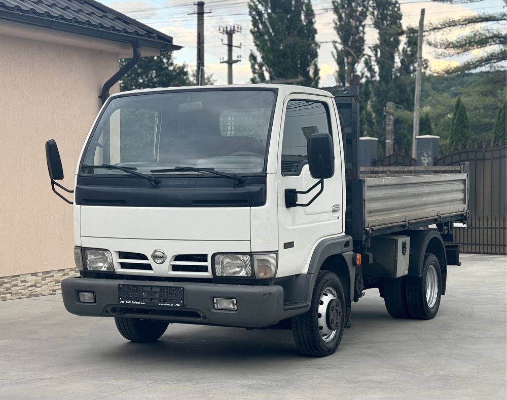 Nissan Cabstar Basculabil 3Parti 3.0D 130CP CAT. B AER CONDITIONAT