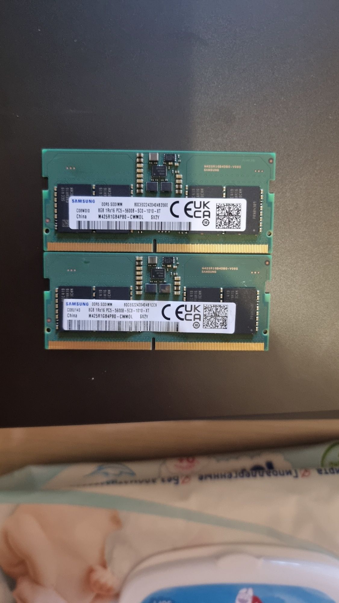 Продаю оперативную память на ноутбук 8+8 gb ddr 5  частота 4800 МГц
