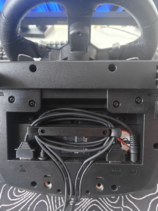 Volan gaming Logitech G920 că nou cu schimbător de viteze