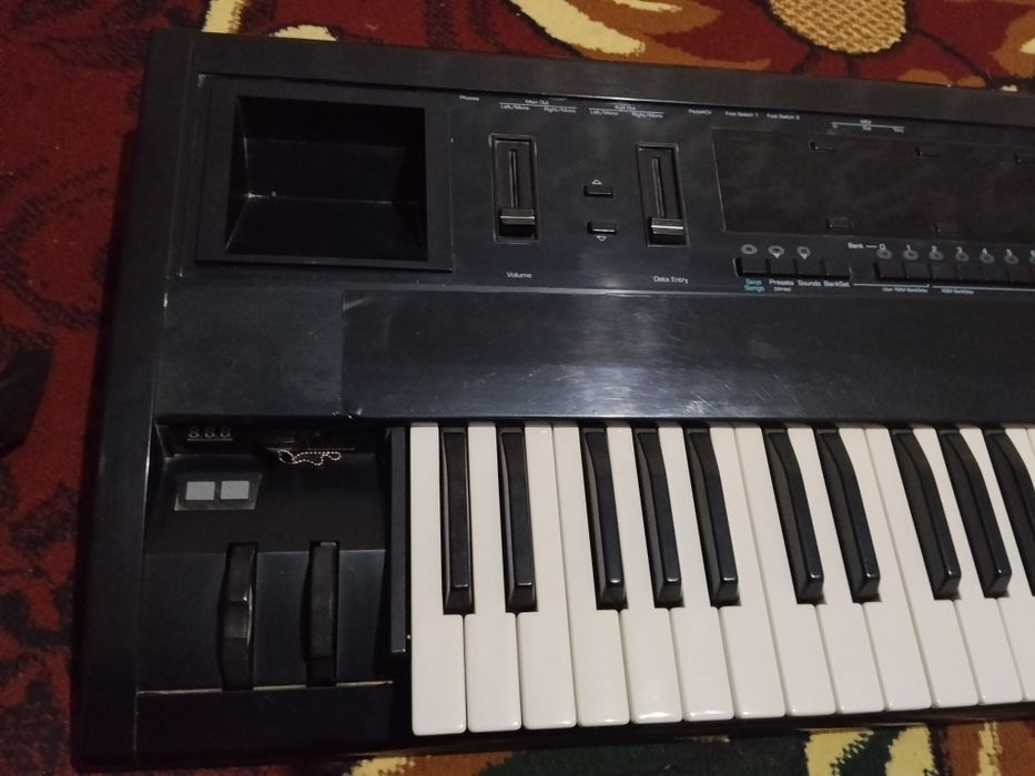 Ensoniq ts 10sotilad holati toza