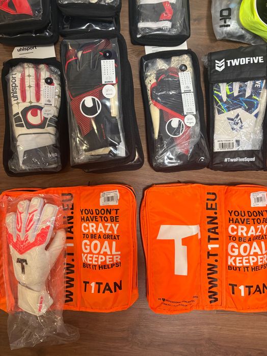 Вратарски ръкавици Uhlsport/Titan/twofive/HO  - размери 8,9,10