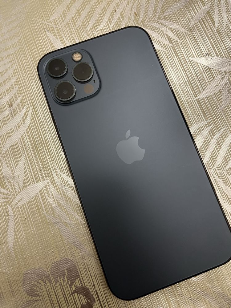 Продам iPhone 12 pro