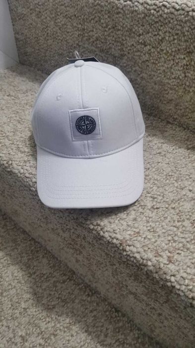 sepci stone island modele noi