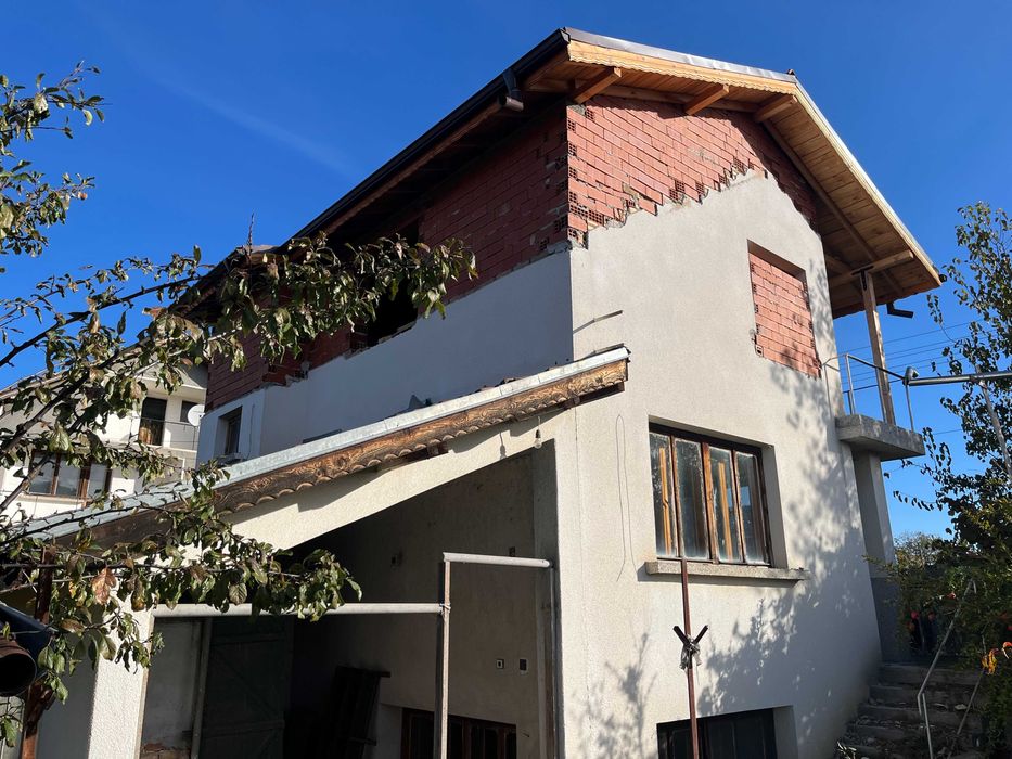 Продава монолитна къща в село Тулово