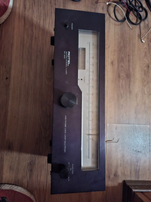 Am/fm stereo tuner Rotel