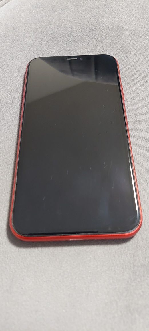 iPhone XR 64GB red