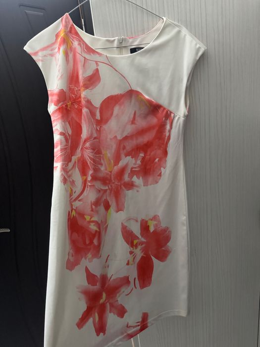 Рокля в бяло и розово