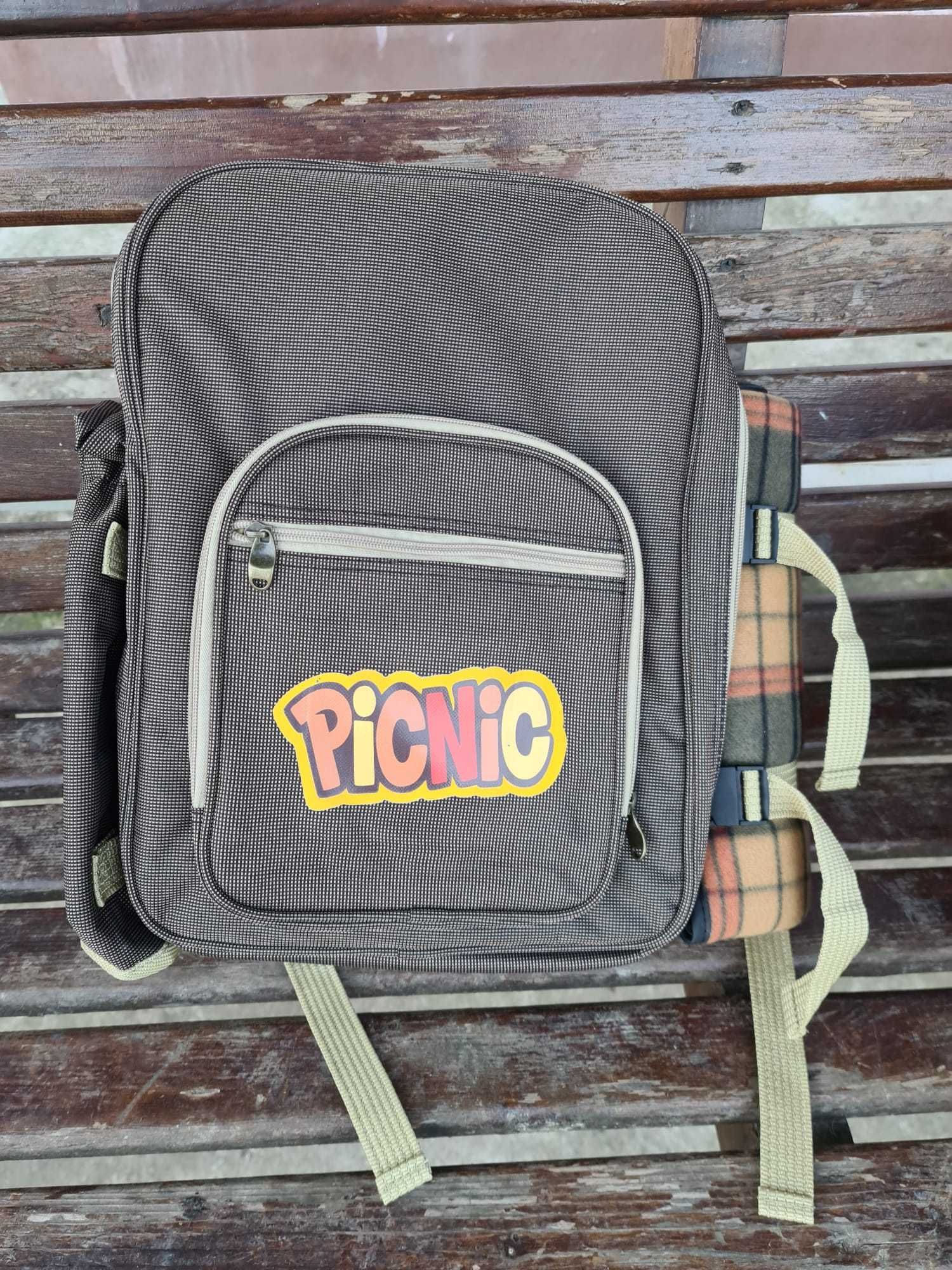 Rucsac picnic cu, accesorii incluse pentru 4 persoane, Everestus