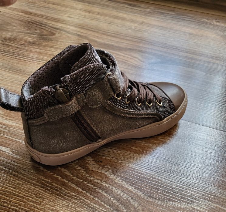 Ghetute Geox fetite marimea 27