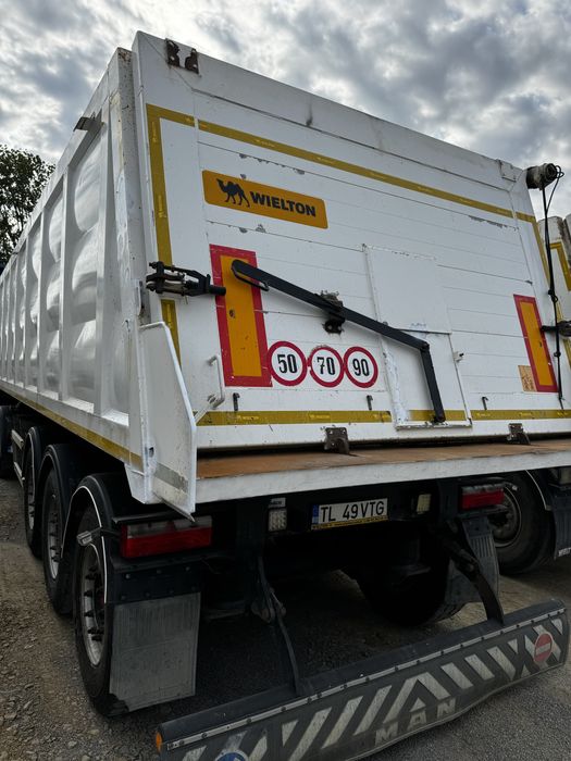 Semiremorca Wielton 33,5 MC