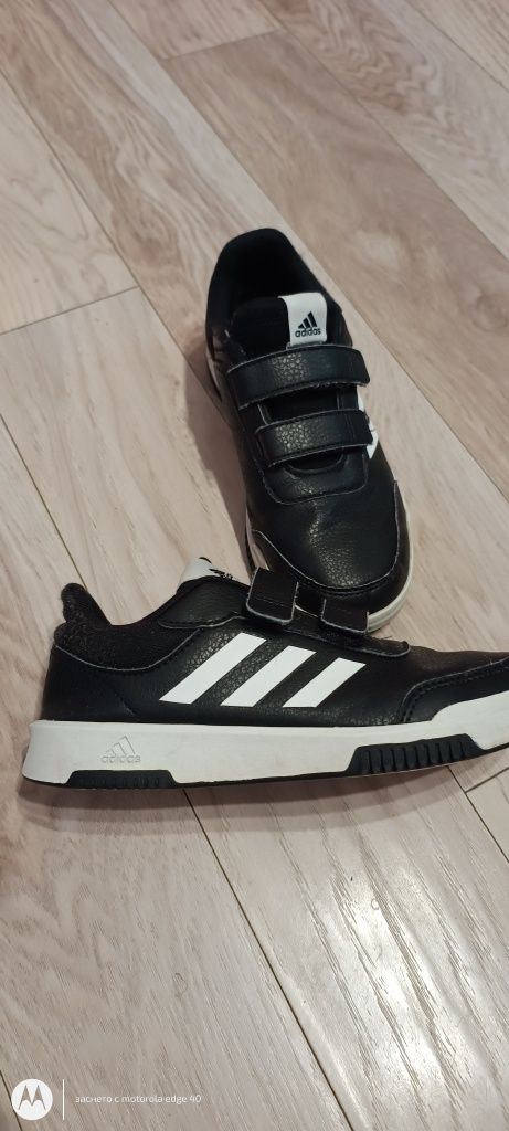Маратонки Adidas 35 номер
