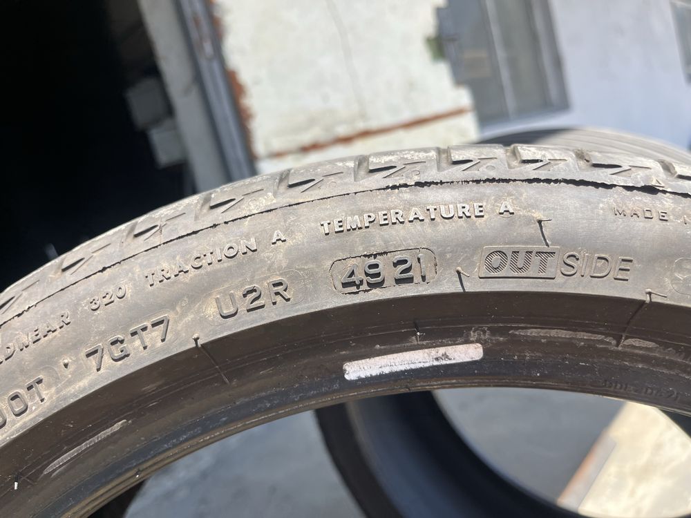 2 бр. летни гуми 225/40/18 Bridgestone DOT 4921 5+ mm