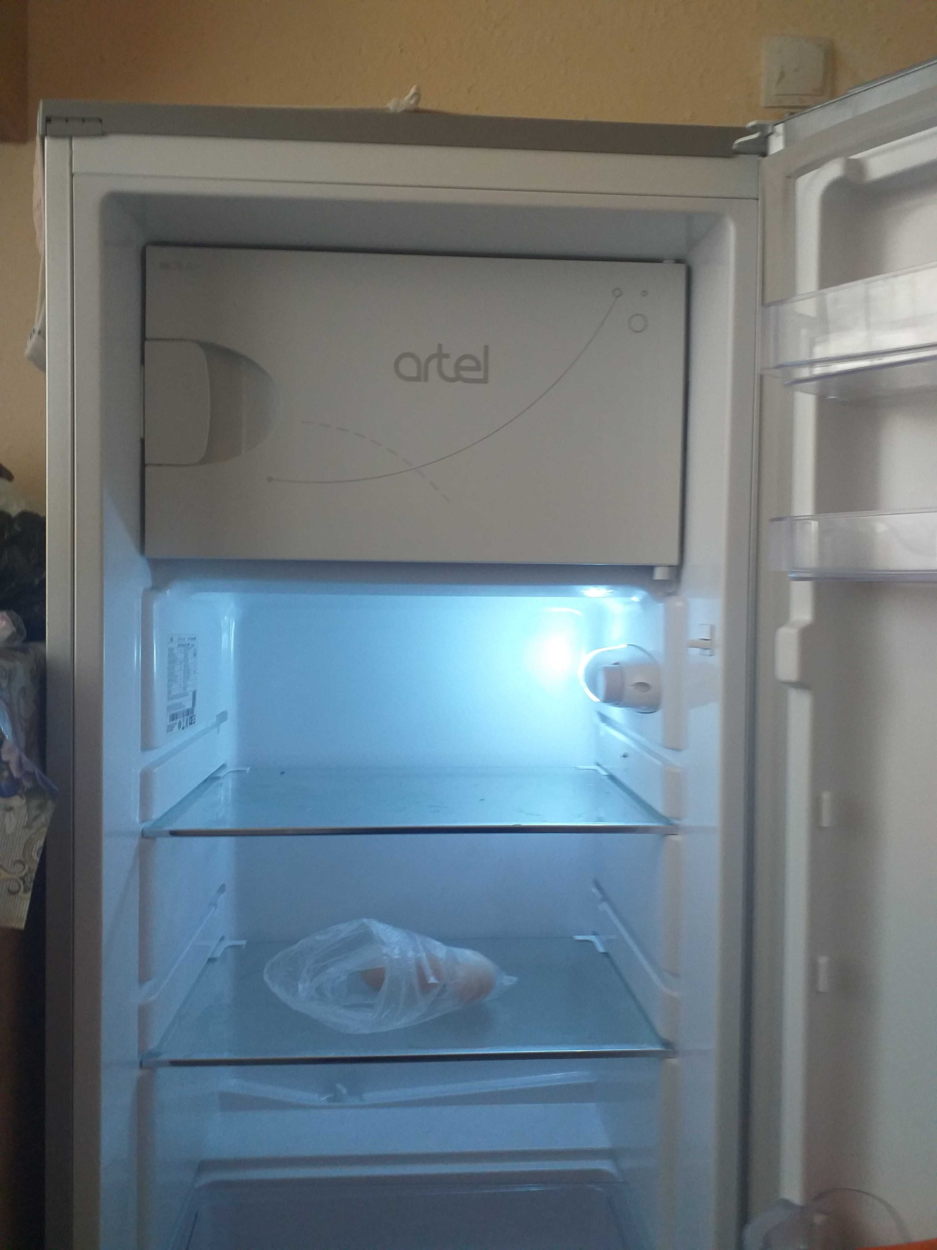 Продаю холодильник артель почти новый