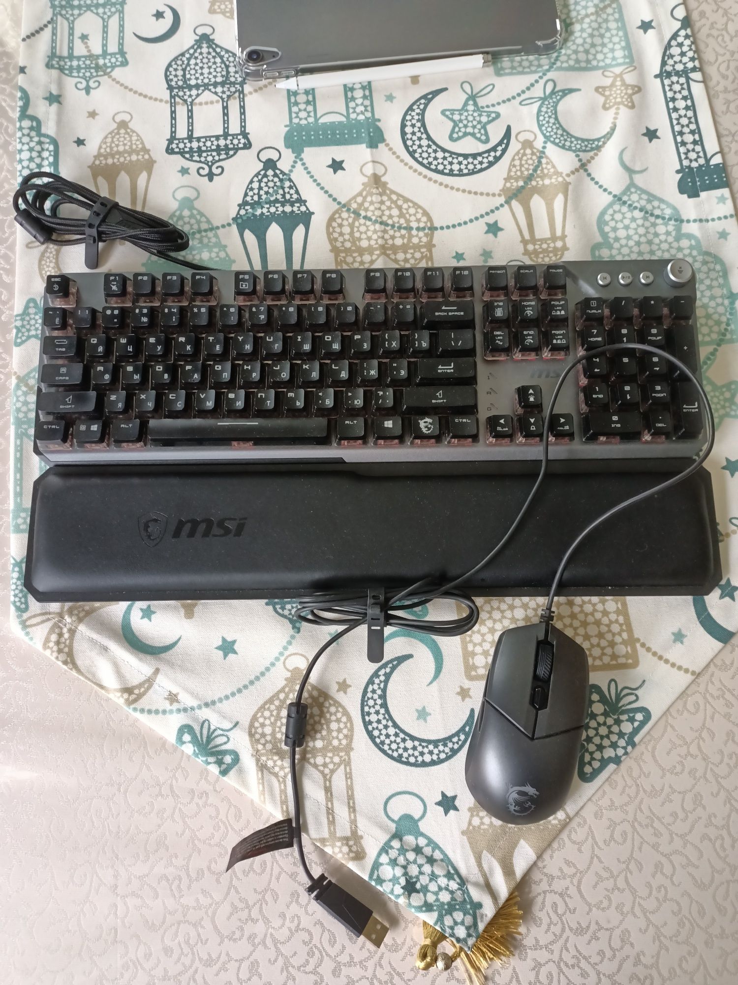 Продам игравую клавиатуру msi +мышь msii