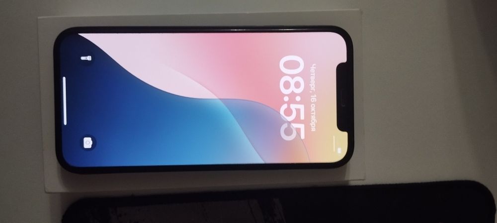 Продам айфон 12 в хорошем состоянии. Или обмен на игровой ноутбук.