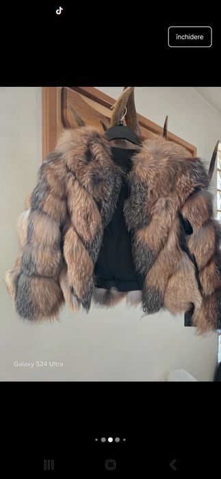 Haina scurta de blana