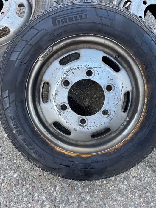 Set Pirelli M+S cauciucuri+ jantă 195/75/r16C