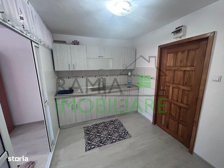 Garsoniera 22mp etaj 2 de vanzare