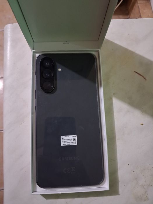 Vând Samsung a56. Telefon este nou!