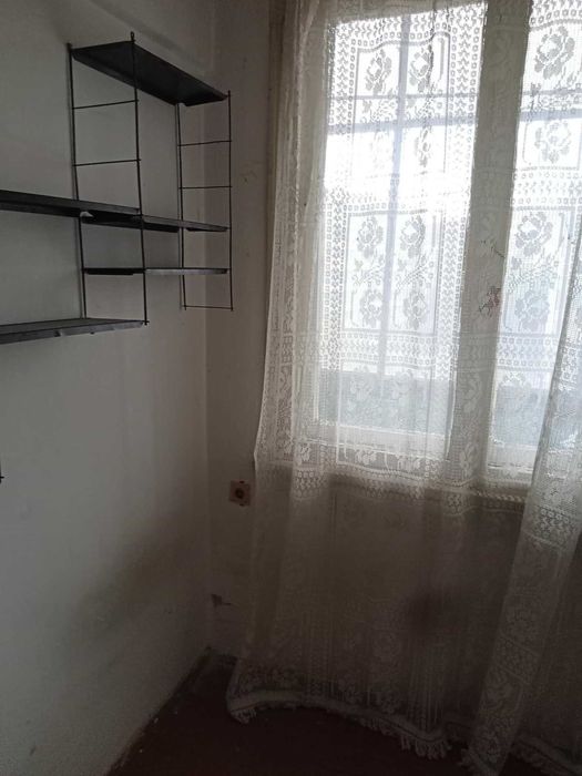 Продава се Двустаен апартамент в Велико Търново, Център - 42 кв.м за 1405 €/кв.м - Снимка #2