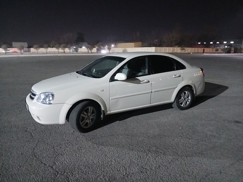 Лассети 1.8  сотилади йоки бартер бор  2015 дан  тепа спаркга