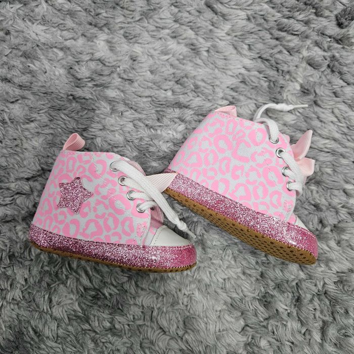 Бебешки обувки нови