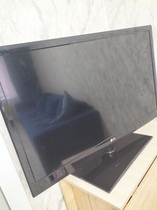 Телевизор  Lg диагональю 115