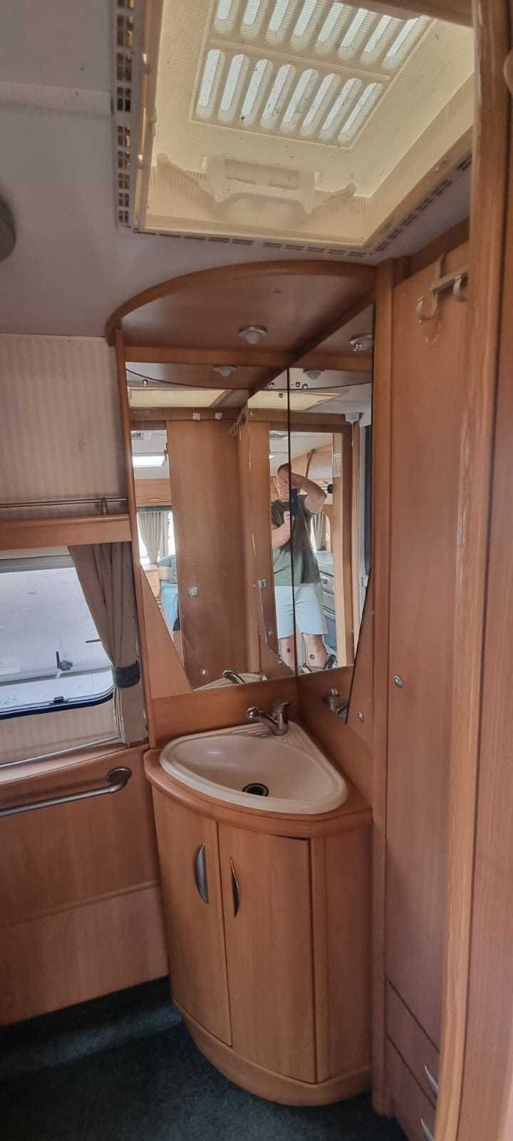 Rulota Swift Challenger 480SE Mobilata si Utilata Pentru 3 Persoane
