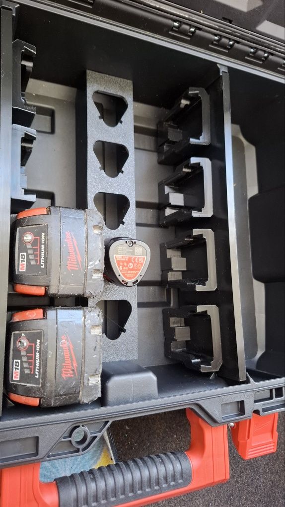 Suporti acumulatori  milwaukee m12 m18 cutie packout
