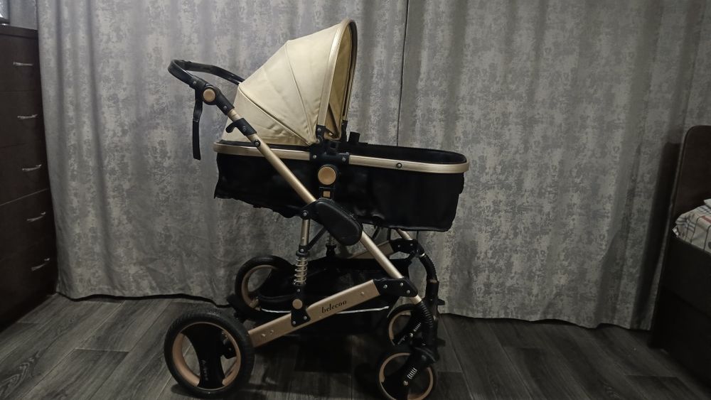 Коляска фирмы belecoo