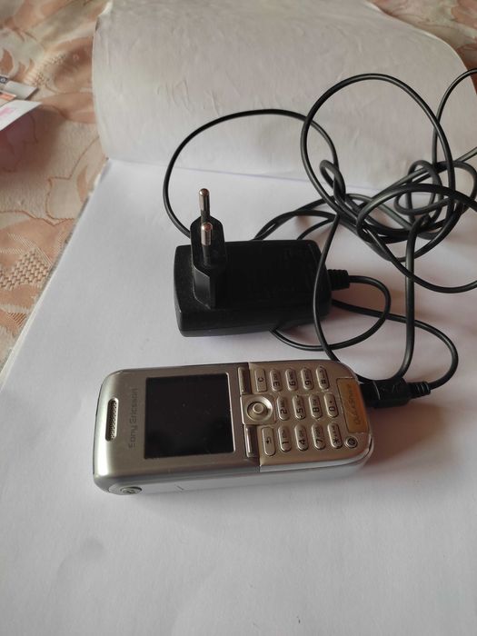 Продавам телефон "Sony Ericsson"