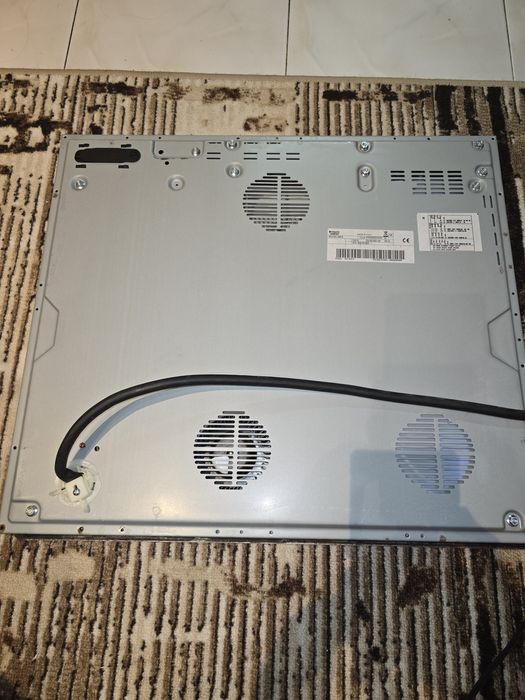 Hotpoint Ariston индукционен котлон за вграждане.