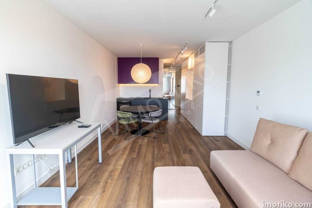 Дава се под наем Тристаен апартамент в София, Изгрев - 120 кв.м за 1000 € - Снимка #1