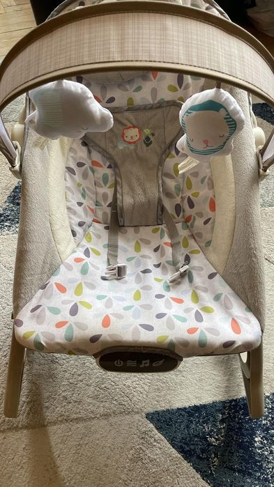 Бебешки шезлонг с вибрация и мелодии