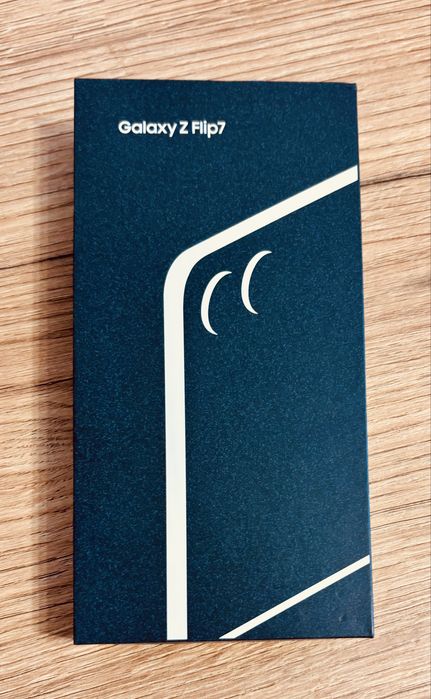 Samsung Z Flip7 | чисто нов с гаранция