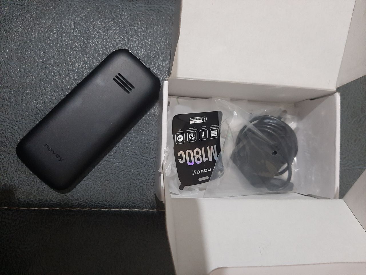 Telefon sotiladi  noviy  yangi  180  ming