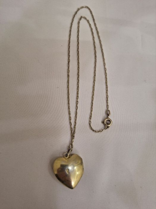 Серебряная цепочка с кулоном-сердечком