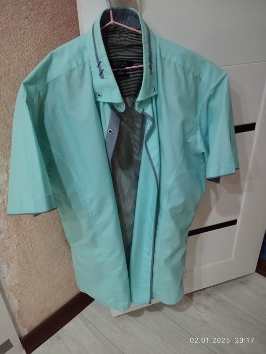 Продам рубашку мужскую