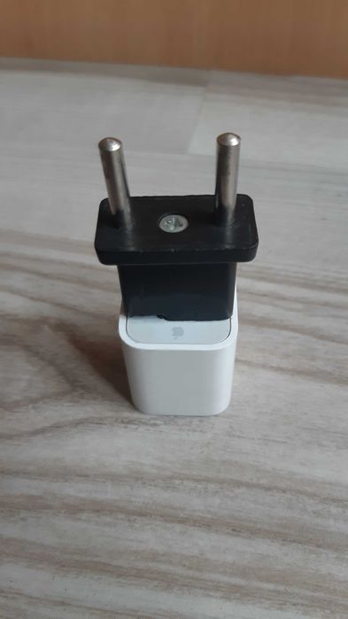 Vând adaptor/încărcător 5W USB OEM (original) Apple cu adaptor