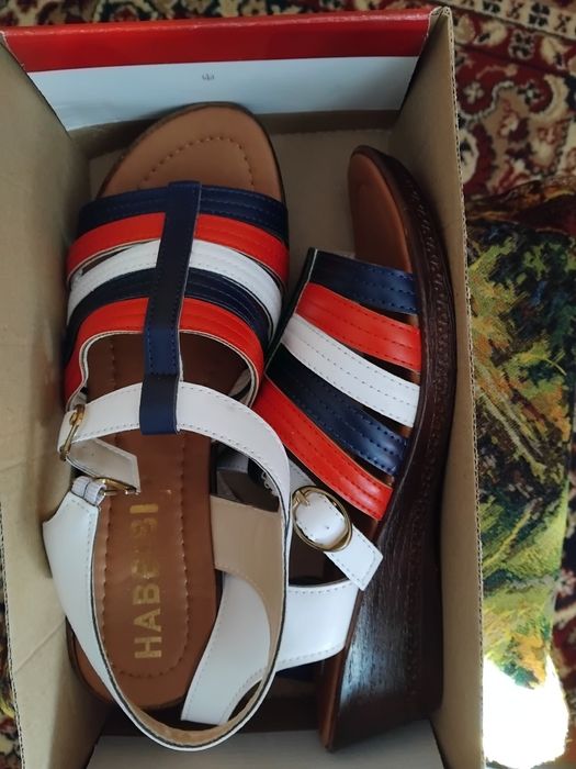 Sandale cu curele colorate