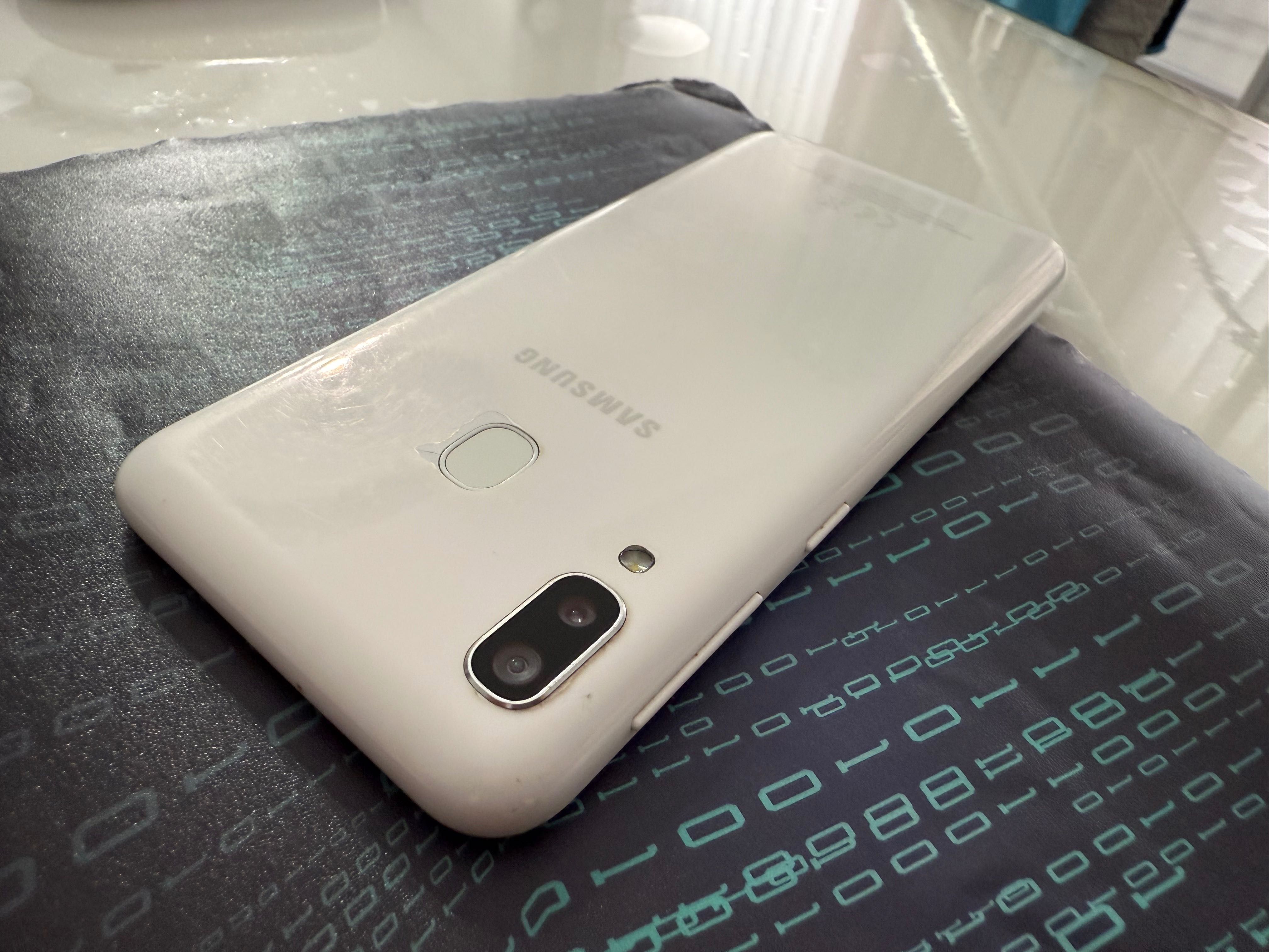 Samsung A20e  Самсунг