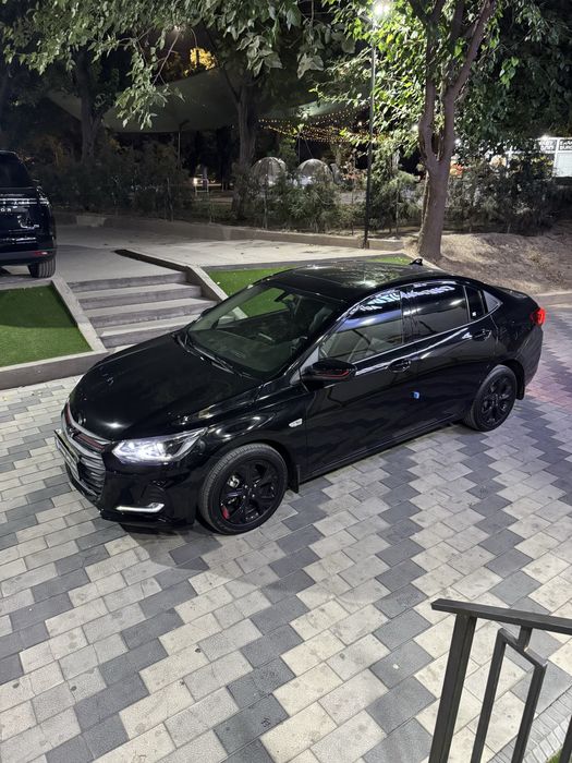Chevrolet Onix redline