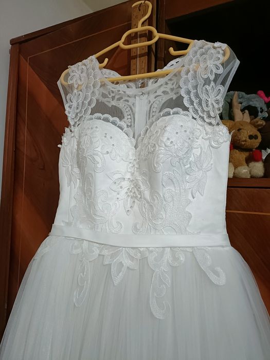 Vând rochie de mireasă