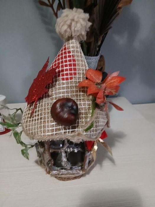 Vând căsuța hand made